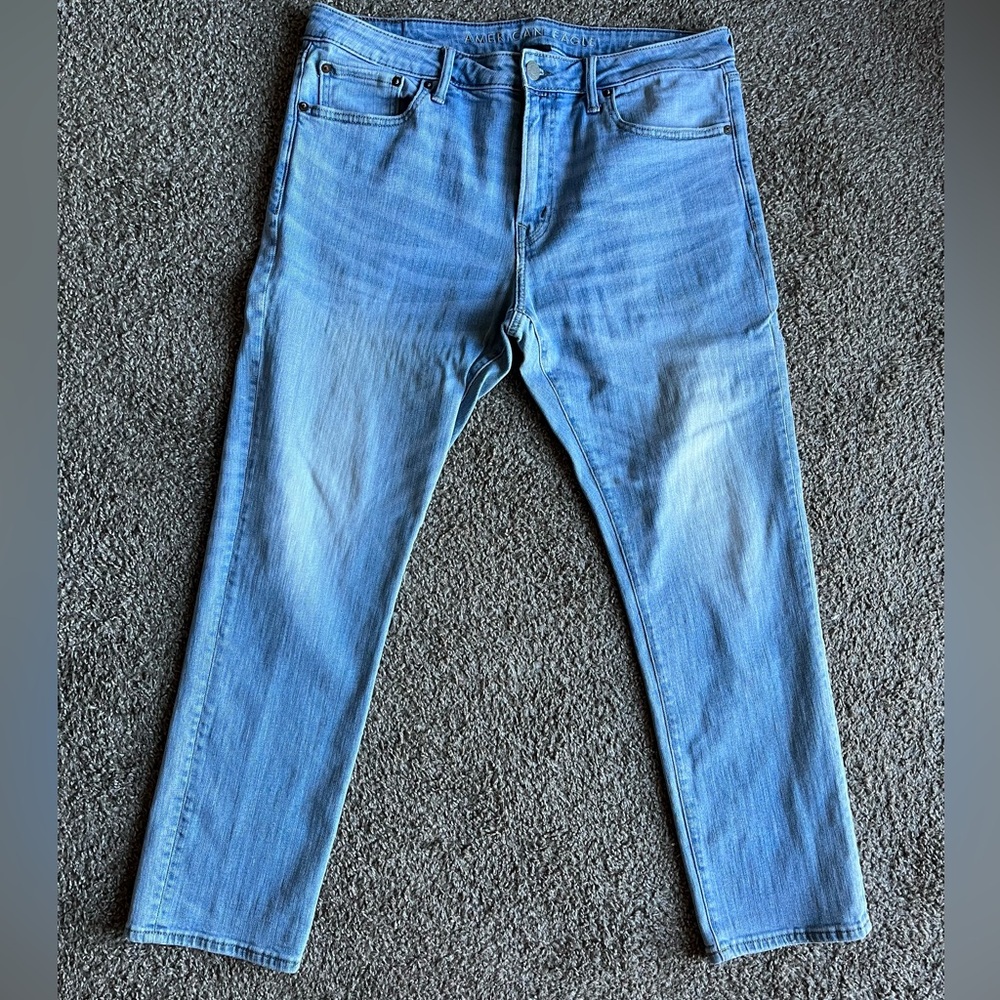 American Eagle Jeans. Size 36 X 30. Light Blue Jeans.